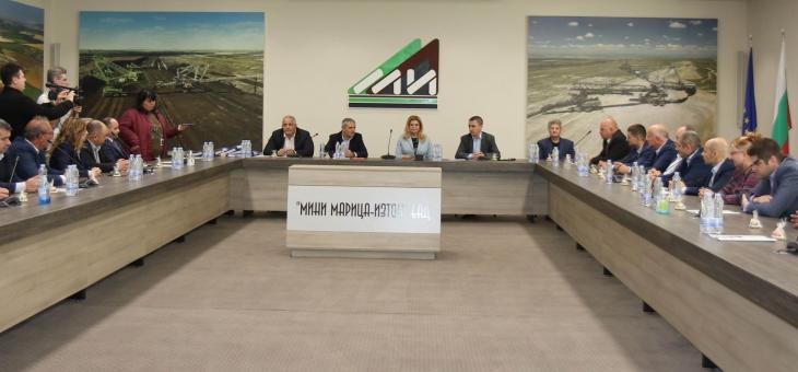 Министър Александър Николов присъства на подписването на КТД-2022 в „Мини Марица-изток” ЕАД
