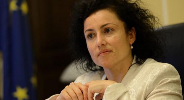Танева: Няма риск от пренасяне на коронавирус чрез храна