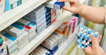 МЗ срещу дефицита: Нова формула разширява списъка с лекарства за износ