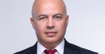 Георги Свиленски опроверга слуховете, че трима депутати от БСП ще гласуват "за" вота на недоверие
