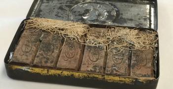Откриха бонбони на 120 години