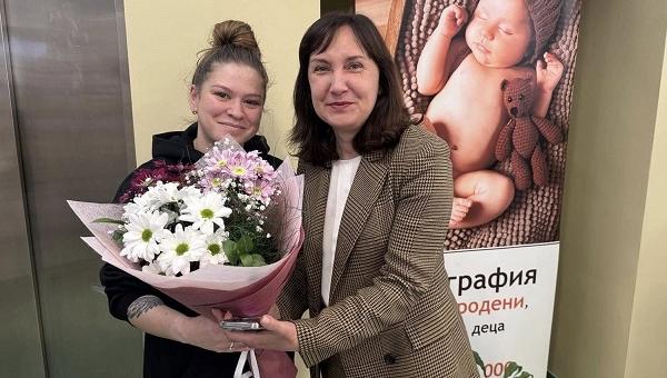Зам.-кметът Надежда Чакърова към екипа на МБАЛ „НиаМед“: Вие посрещате новия живот, няма по-благородна професия от вашата   