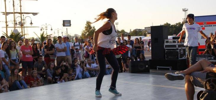 Танци по време на „Beerфестът“ в Стара Загора 