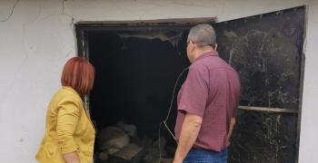 Френските специалисти  взеха проби за установяване на точния химически състав на пестицидите в Елхово