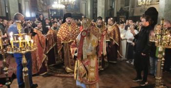 Христос Воскресе! Бъдете здрави, благословени и смирени!