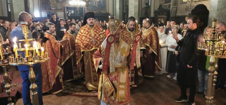 Христос Воскресе! Бъдете здрави, благословени и смирени!