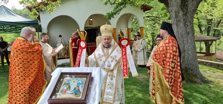 Негово Високопреосвещенство Старозагорският митрополит Киприан отслужи св. Божествена Златоустова литургия 