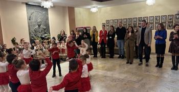 Празнично настроение в Община Стара Загора: Коледари посетиха институцията на Игнажден      