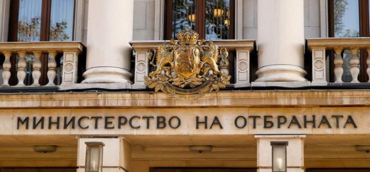 Вдигат заплатите на военнослужещите и цивилните служители от МО