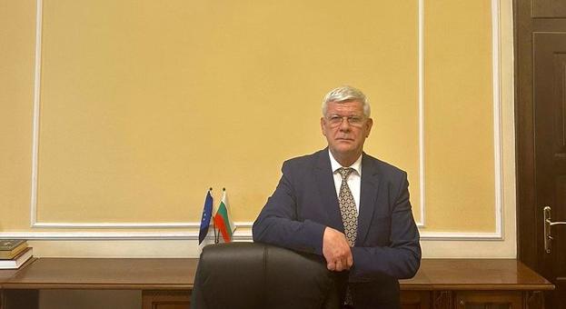 Министърът на земеделието ще проведе среща с производителите и преработвателите на слънчоглед