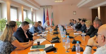 Нинова: Предлагаме 4 конкретни мерки, които ще доведат до намаляване на цените за домакинствата