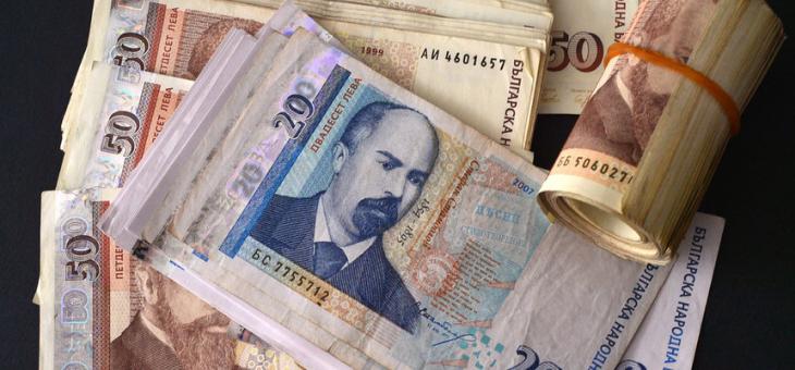Откриха виртуалния любовник, прибрал почти 1 млн. чрез банковата служителка