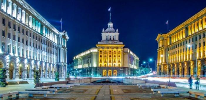 Депутатите ни ще паркират на площад "Д-р Желю Желев"