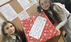 Децата на 5 ОУ „Митьо Станев“ даряват радост и подкрепа на възрастните хора от Домашен социален патронаж