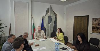 Учени представиха пред областния управител на Стара Загора иновативна визия за "Марица-изток"