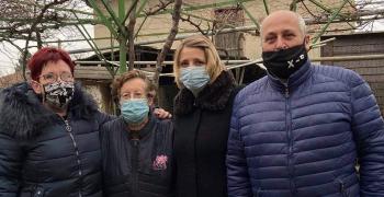 Павелбанските социалистки с подаръци за Коледа