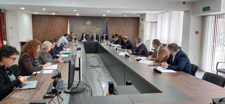 Министър Цеков и НСОРБ обсъдиха финансирането на общинските проекти със средства от държавния бюджет