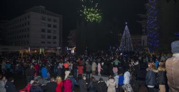 Стара Загора потъна в празнично великолепие