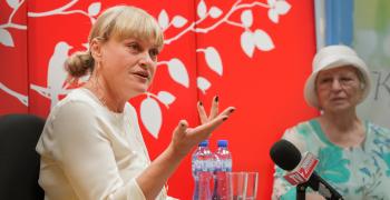 Веселина Кацарова: И сега виждам това, което искам да видя, чувам това, което искам да чуя