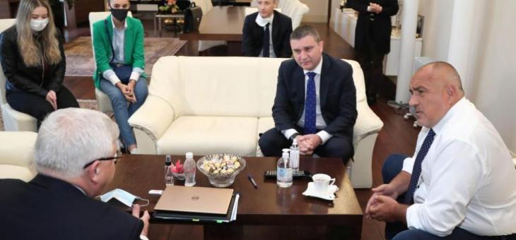 Премиерът Борисов разпореди изготвянето на протокол с противоепидемични изисквания за изпращането на абитуриентите