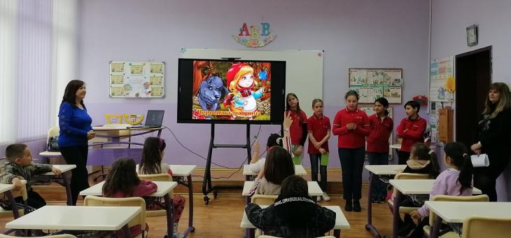 Деца и преподаватели от 11 ОУ "Николай Лилиев" в Стара Загора поканиха бъдещи първокласници в любимото училище