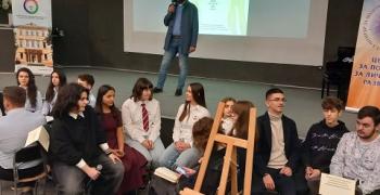 Ще изградим не просто по-хубави сгради, а по-добър живот, обещаха млади участници във философска работилница