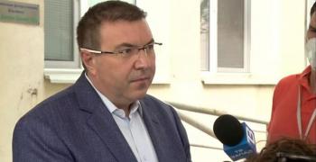 Здравният министър: Без повече КПП-та и затваряне на градове