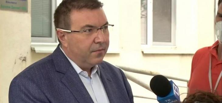 Здравният министър: Без повече КПП-та и затваряне на градове 
