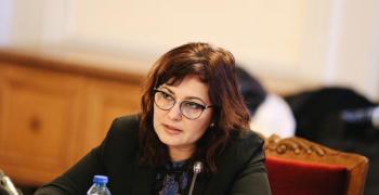 Сербезова: Основен проблем в здравеопазването е недостатъчният брой медицински сестри
