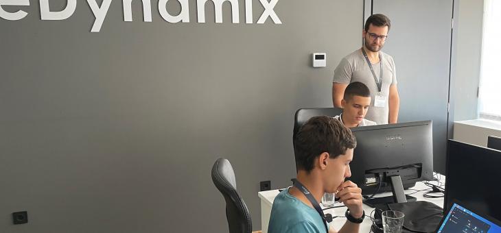 32-ма ученици от област Стара Загора стартират стаж в IT сектора