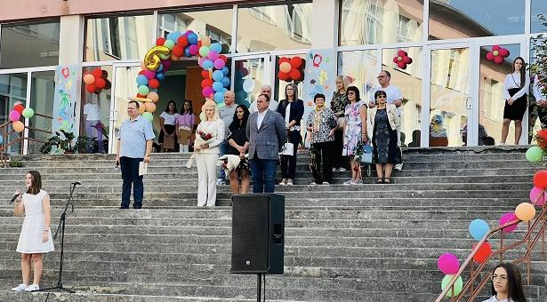 Тържествено откриха новата учебна година в Раднево