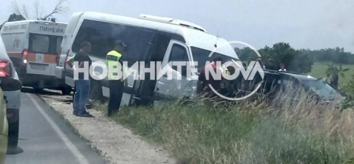 Микробус с ученици катастрофира край Пловдив