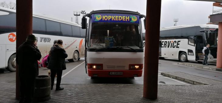 Автобусните превозвачи протестират символично