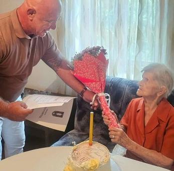 Баба Ангелина от Тополовград празнува своя 100-годишен юбилей