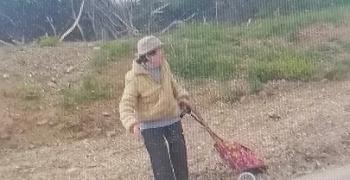История за Рут-Констанс, която помогна на баба Руска да се прибере у дома