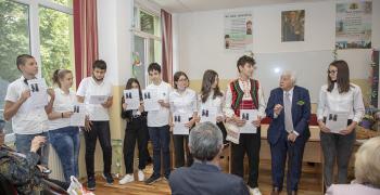 Старозагорски ученици се срещнаха със своя патрон проф. Минко Балкански