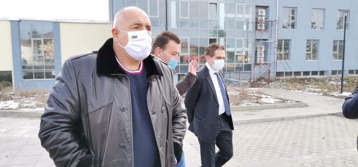 Отварят залите за извънкласни дейности