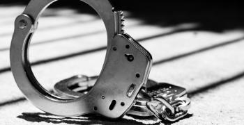 Задържаха двама мъже след акция на служители на РУ - Гълъбово