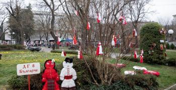 Училища, детски градини и читалища в Стара Загора ще облекат парк „Пети октомври" в червено-бяла премяна