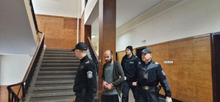 Съдът в Стара Загора остави в ареста 37-годишния мъж, обвинен в убийството на баща си в Ягода
