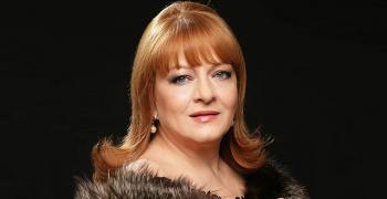 Изпълнителката на "Дано, дано, дано" Богдана Карадочева празнува рожден ден