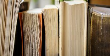 Задържаха крадеца на книги от къща в Стара Загора
