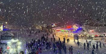 Боровец откри зимния сезон с впечатляващо светлинно шоу