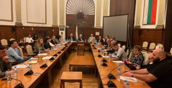 Министър Вътев проведе среща с браншови организации от сектор „Земеделие“