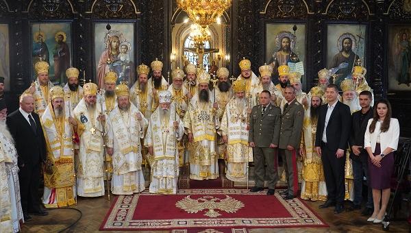 Патриарх Даниил връчи орден „Св. Йоан Рилски" на Старозагорския митрополит д-р Киприан