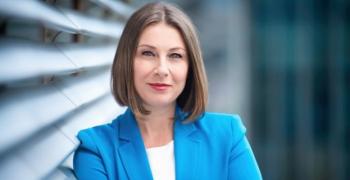 Бившата шефка на Канал 3 си тръгва от Нова заедно с Домусчиеви
