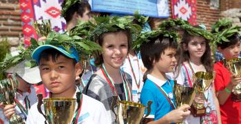 17 000 ученици от 19 страни се състезаваха в зимния кръг на турнира "Математика без граници"