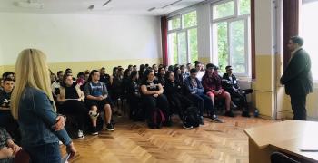 Старозагорски ученици се включиха в кампанията “Да задържим младите хора в Стара Загора”