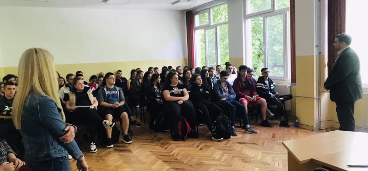 Старозагорски ученици се включиха в кампанията “Да задържим младите хора в Стара Загора”