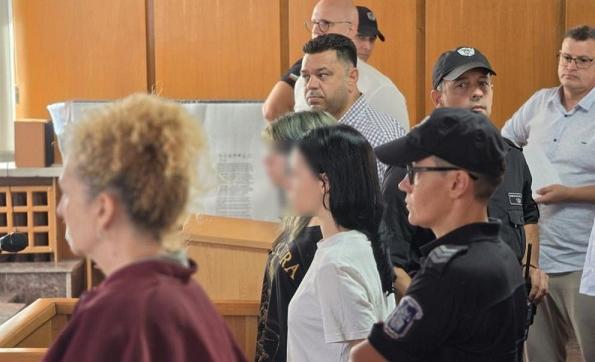 Оставиха в ареста двете момичета, обвинени за убийството на Георги Кузев